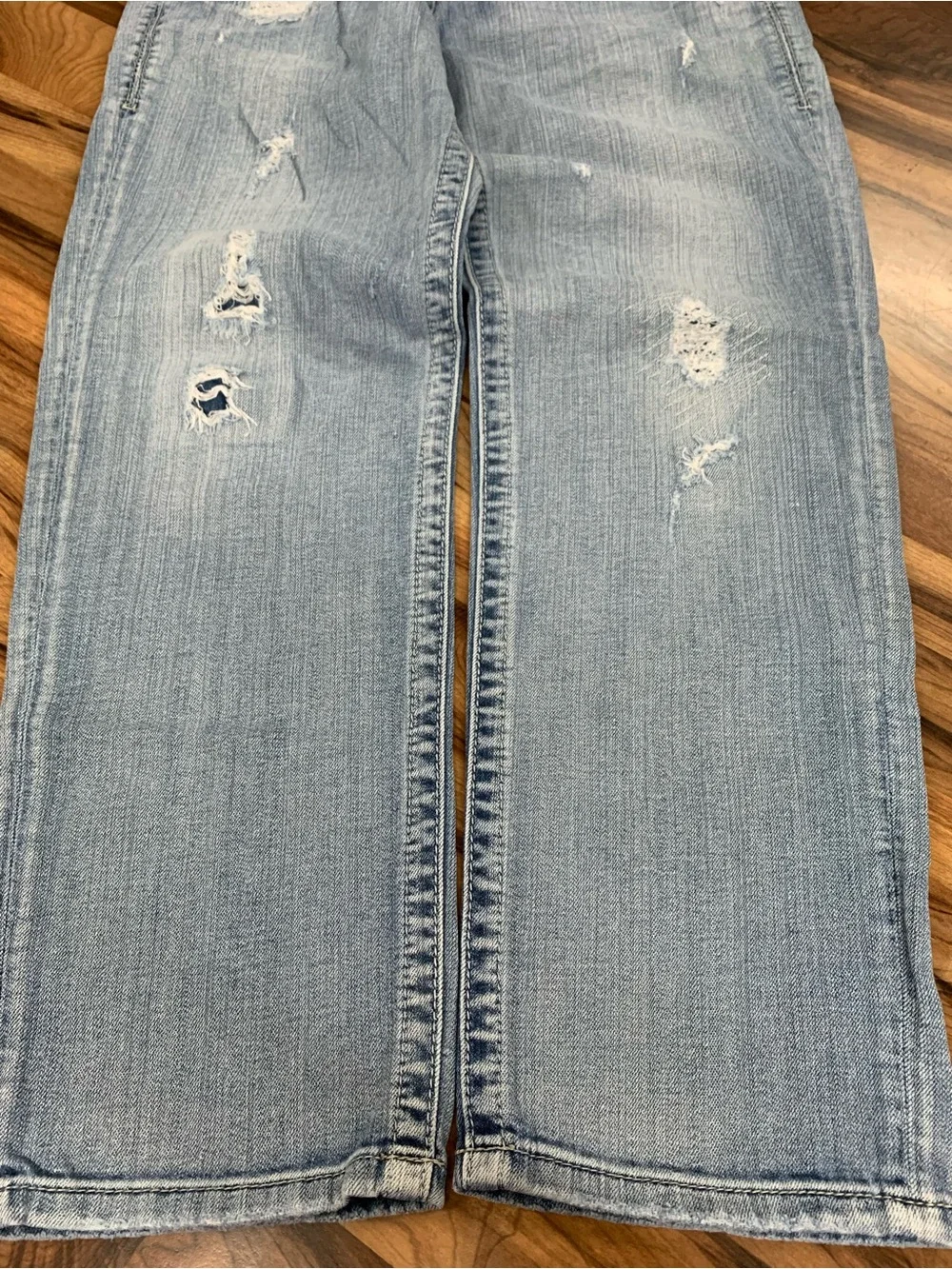 Silver Jeans Sam Boyfriend Cut Women’s Distressed Jeans Size 29 x 28 99% Cotton